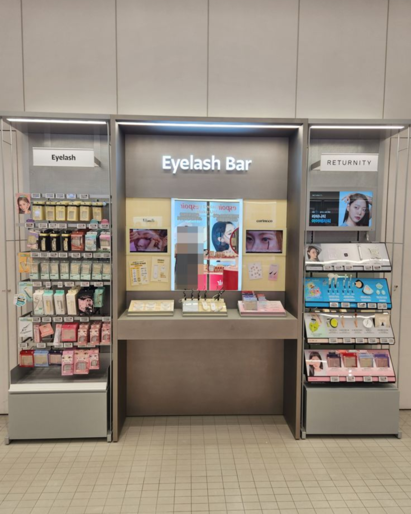 Olive Young's eyelash bar in store